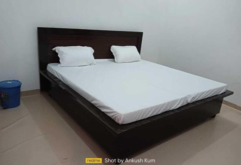 בית מלון כפרי Oyo 92254 The Lion Kings