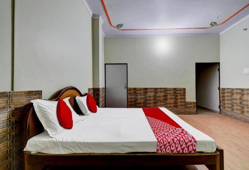 בית מלון כפרי Oyo Flagship Karan Leisure Stay Home