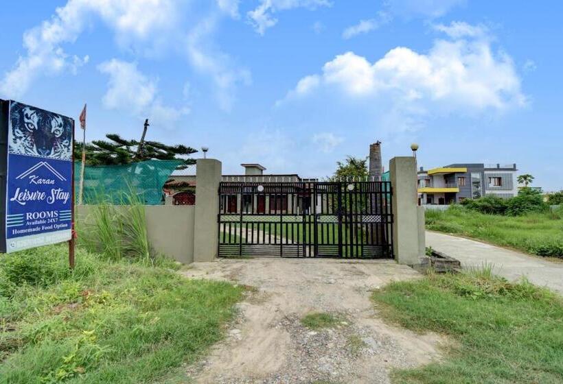 בית מלון כפרי Oyo Flagship Karan Leisure Stay Home