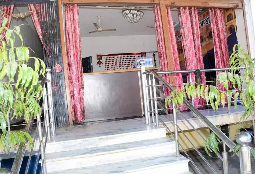 ホテル Oyo Shree Shayam