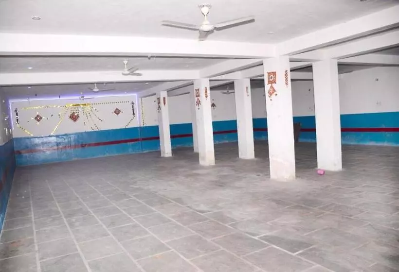 ホテル Oyo Shree Shayam