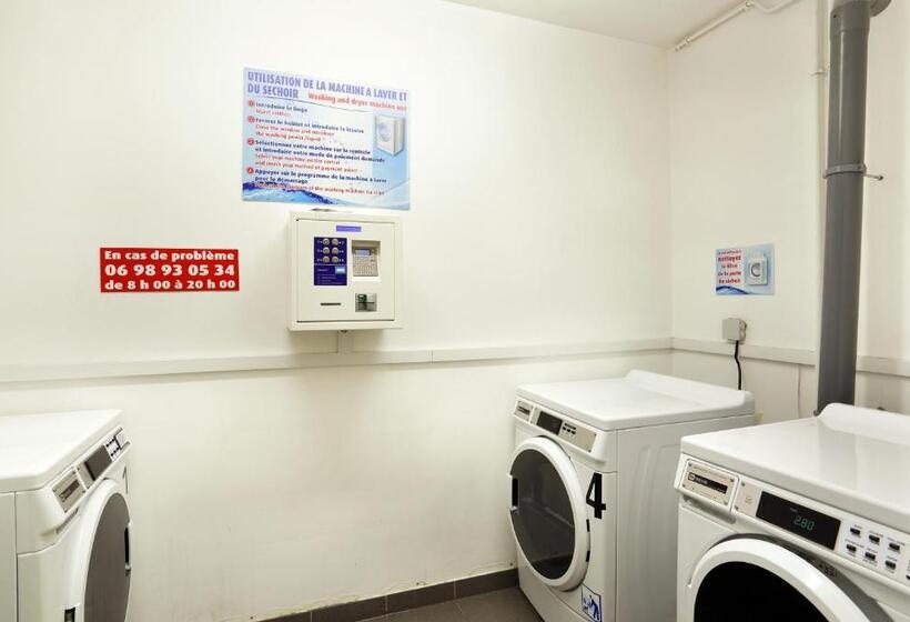 בית מלון כפרי Résidence Néméa Montecristo