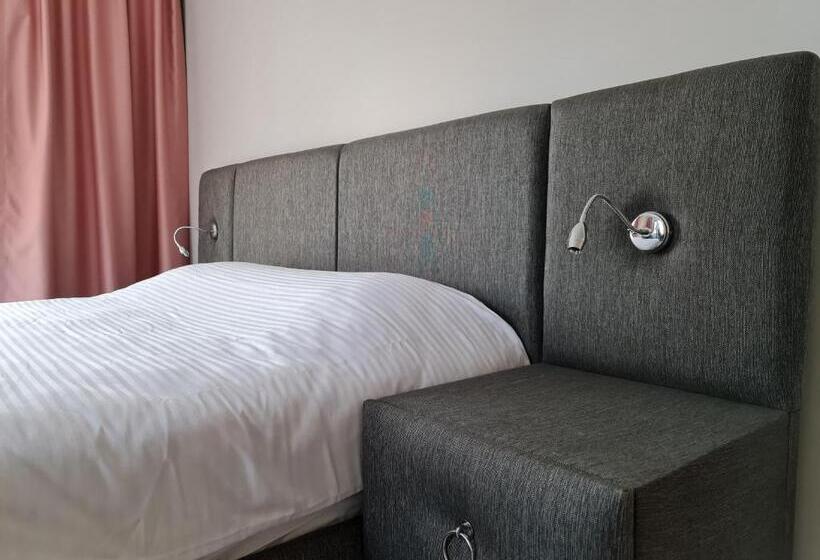 هتل Smart Airport