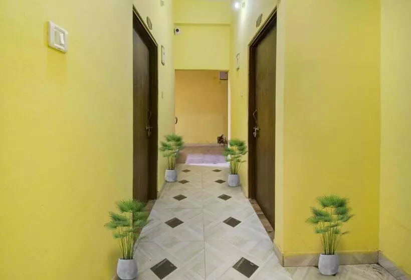 Oyo Flagship Hotel J.n.d