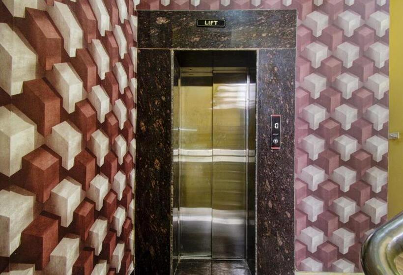 Oyo Flagship Hotel J.n.d