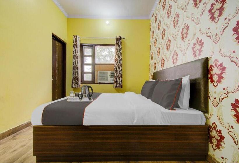 Oyo Flagship Hotel J.n.d