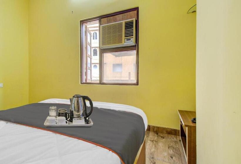 Oyo Flagship Hotel J.n.d