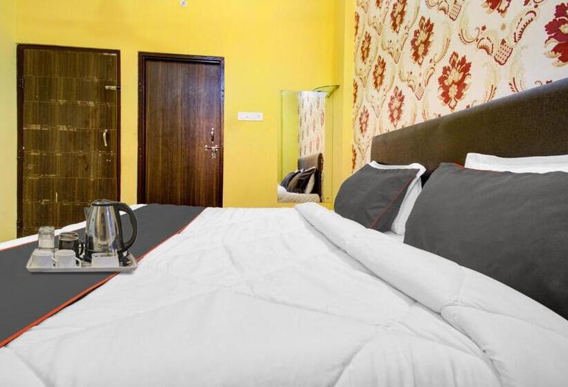 Oyo Flagship Hotel J.n.d