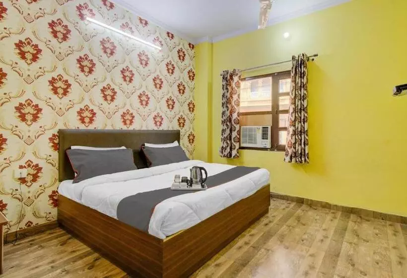 Oyo Flagship Hotel J.n.d