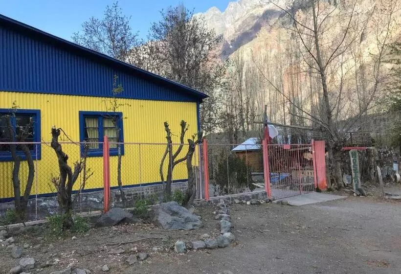 پانسیون Hostal Piolet En Baños Morales