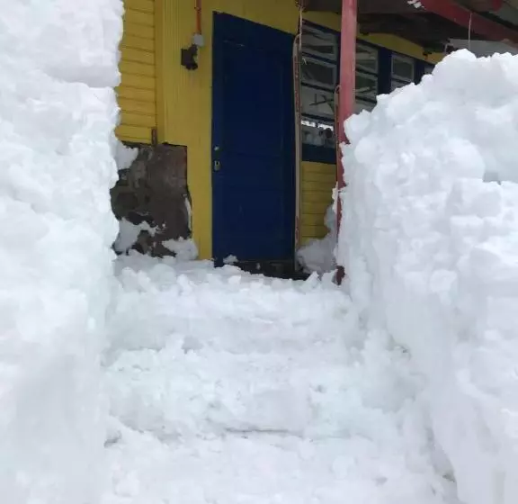 پانسیون Hostal Piolet En Baños Morales