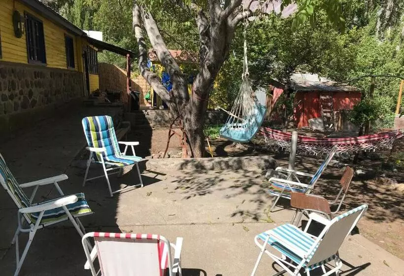 پانسیون Hostal Piolet En Baños Morales