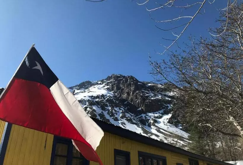 پانسیون Hostal Piolet En Baños Morales