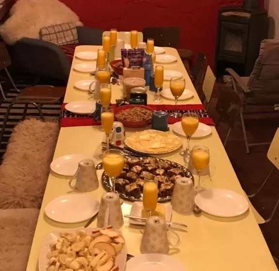 پانسیون Hostal Piolet En Baños Morales