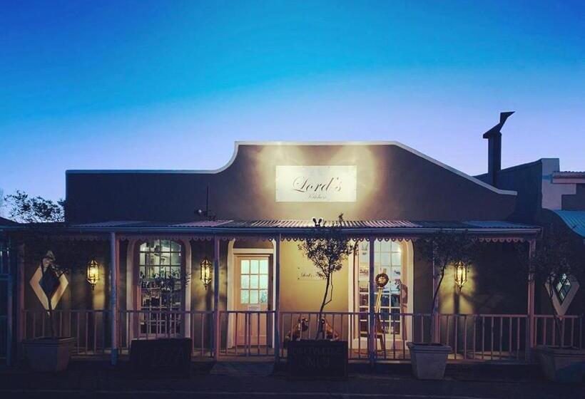 ペンション Lord Carnarvon Small