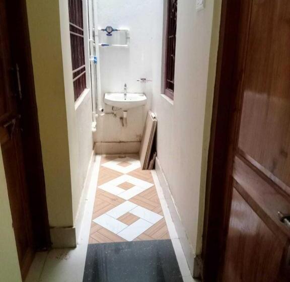 پانسیون Oyo Home Krishna Bhawan