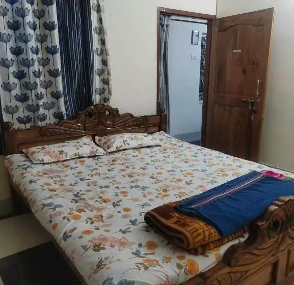 Majatalo Oyo Home Krishna Bhawan