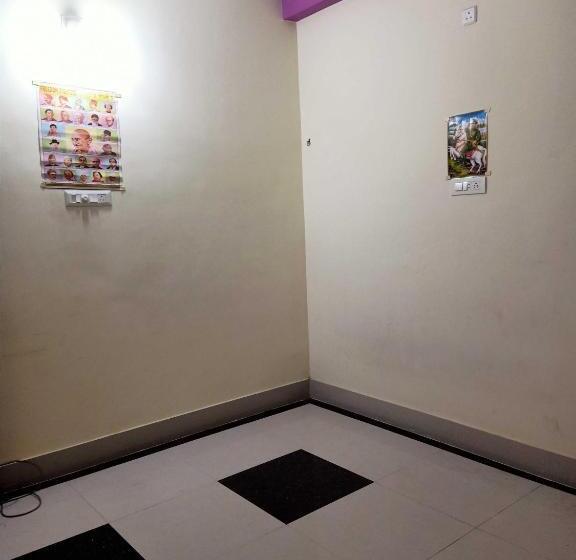 پانسیون Oyo Home Krishna Bhawan