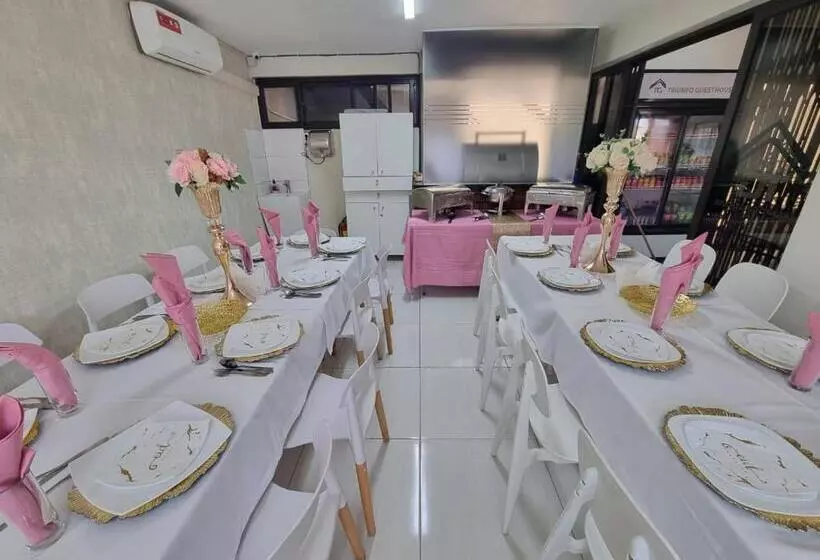 پانسیون Triunfo Guest House