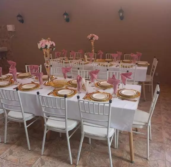 پانسیون Triunfo Guest House