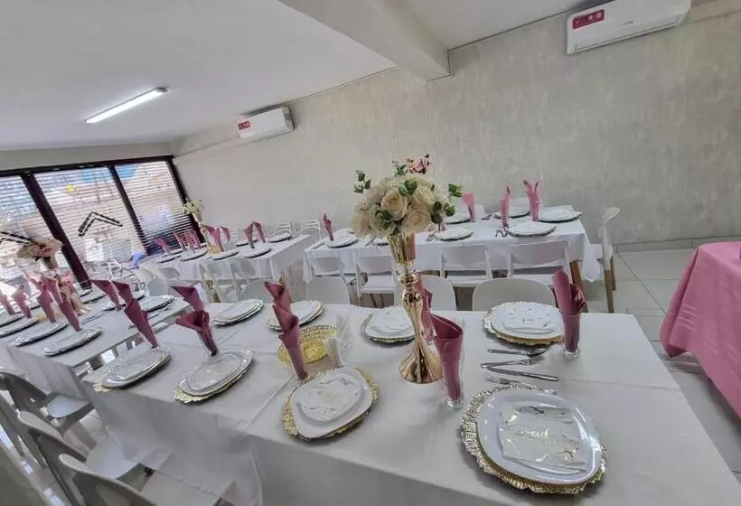 پانسیون Triunfo Guest House