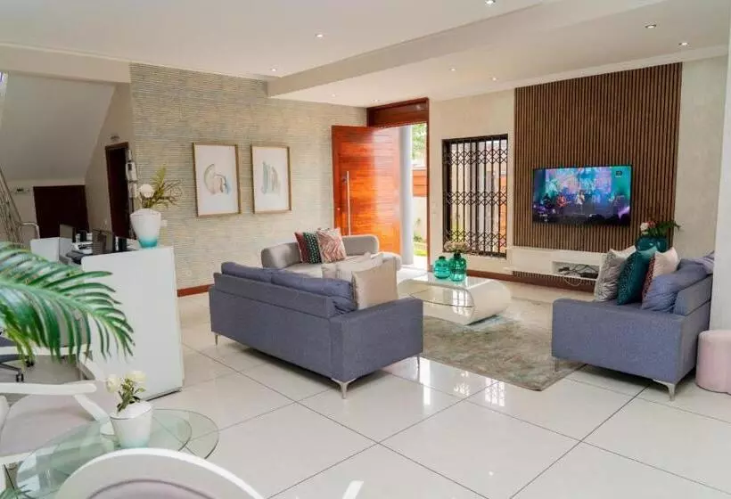 پانسیون Triunfo Guest House