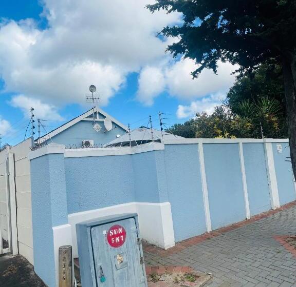 بنسيون Zithelo Guest House