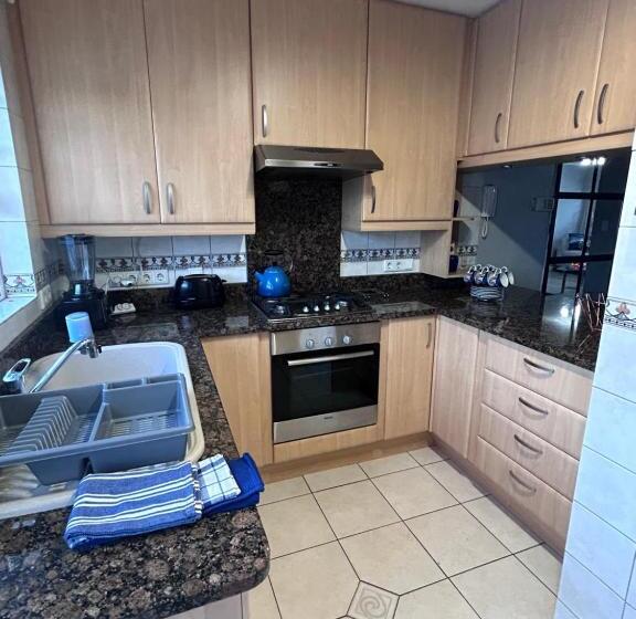 بنسيون Zithelo Guest House