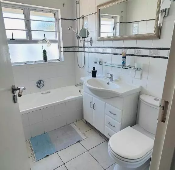 Majatalo Zithelo Guest House
