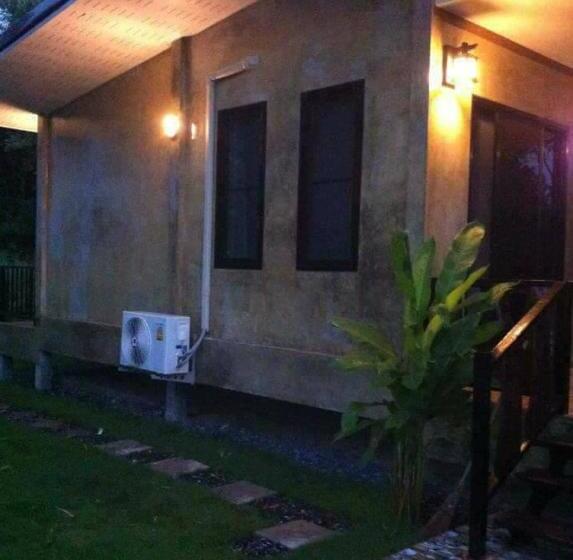 Ostello เพ็ญวิวรีสอร์ท Phenview Resort