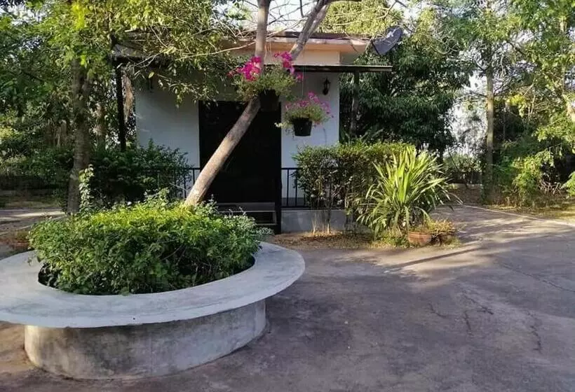 Retkeilymaja เพ็ญวิวรีสอร์ท Phenview Resort