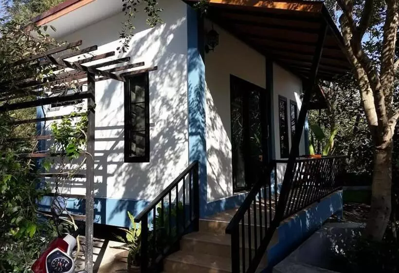 Retkeilymaja เพ็ญวิวรีสอร์ท Phenview Resort