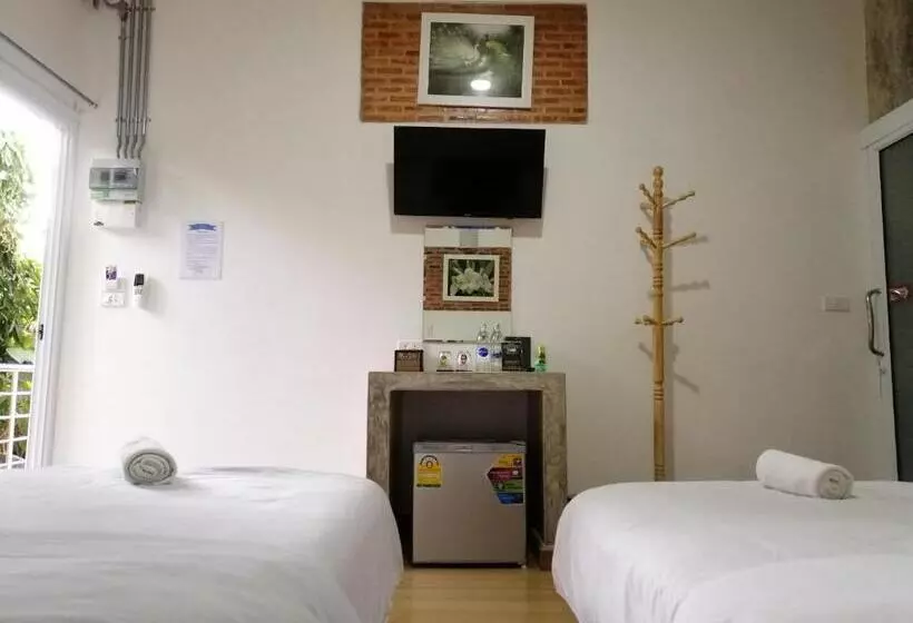 Retkeilymaja เพ็ญวิวรีสอร์ท Phenview Resort