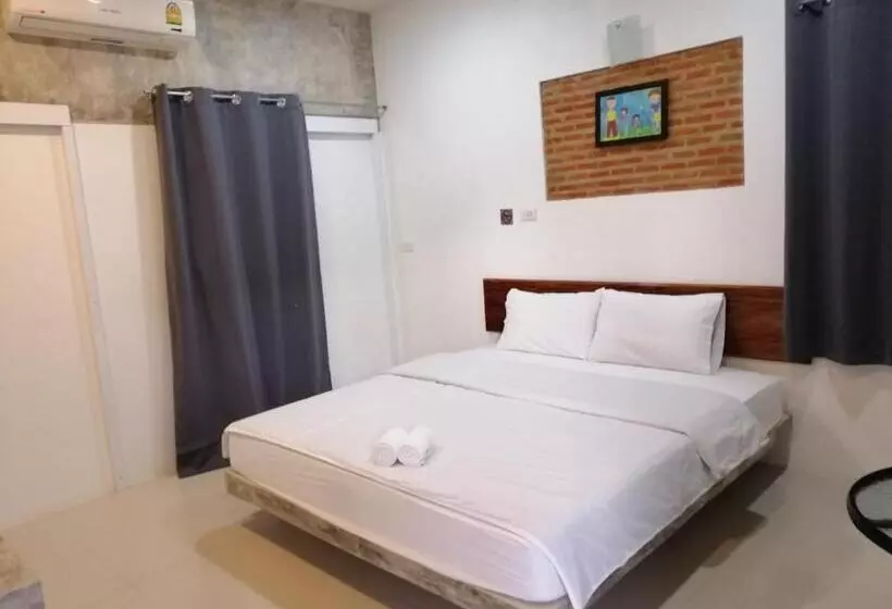 Retkeilymaja เพ็ญวิวรีสอร์ท Phenview Resort