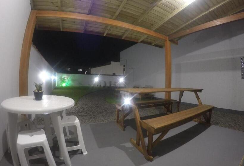 Schronisko Florianópolis Pousada Moçambeach