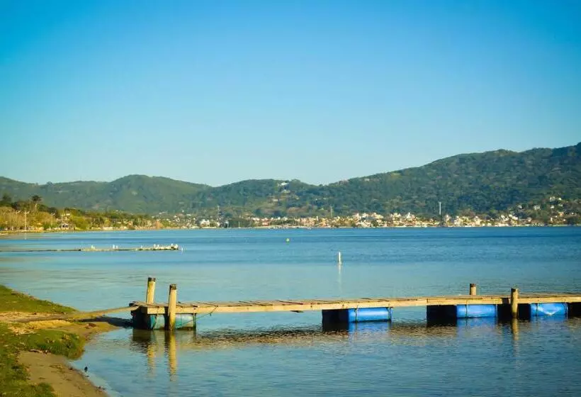 ユースホステル Pousada Residencial Bambus