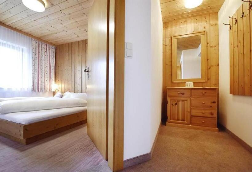 تختخواب و صبحانه Berghof Gundalatsch