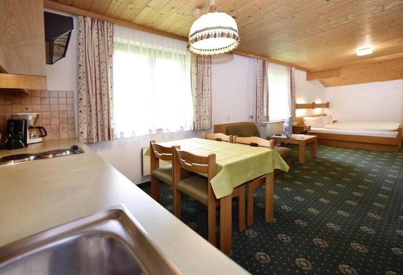 تختخواب و صبحانه Berghof Gundalatsch