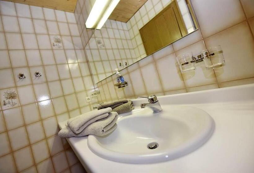 تختخواب و صبحانه Berghof Gundalatsch