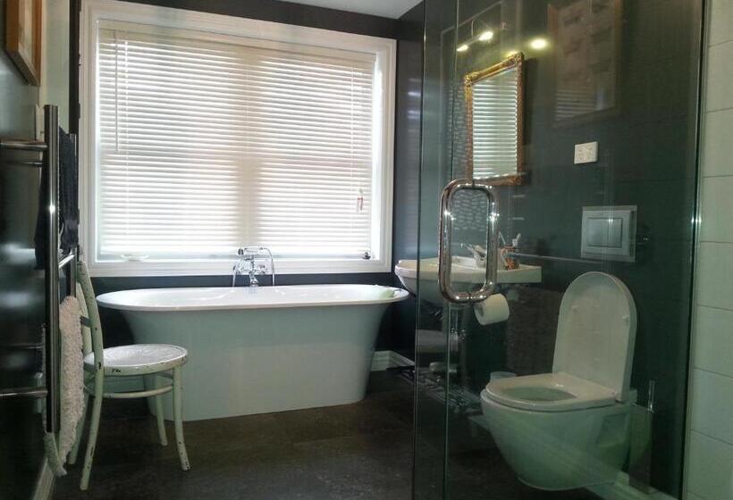 Bed and Breakfast Hikuwai Cottage