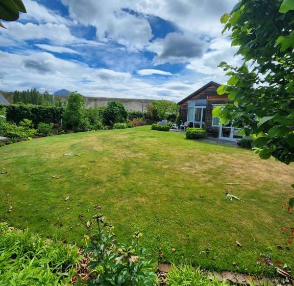 Bed and Breakfast Hikuwai Cottage