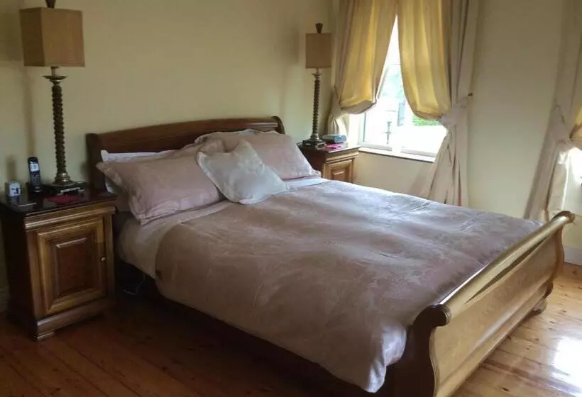 ベッドアンドブレックファースト Keyfield House