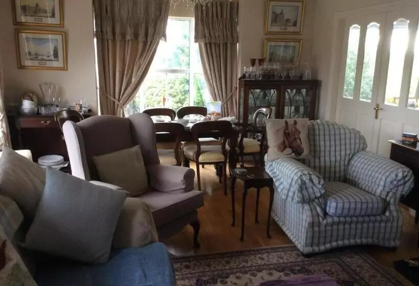 ベッドアンドブレックファースト Keyfield House