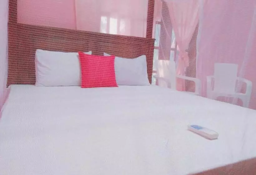 Aamiaismajoitus (B&B) Tharurashmi Sea Pond Villa & Surf Hostel   Hiriketiya