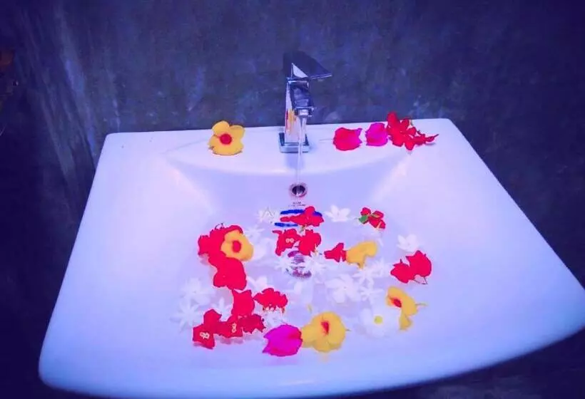 Aamiaismajoitus (B&B) Tharurashmi Sea Pond Villa & Surf Hostel   Hiriketiya