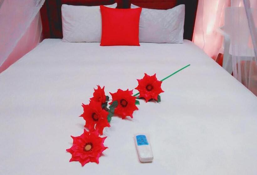 مبيت وإفطار Tharurashmi Sea Pond Villa & Surf Hostel   Hiriketiya