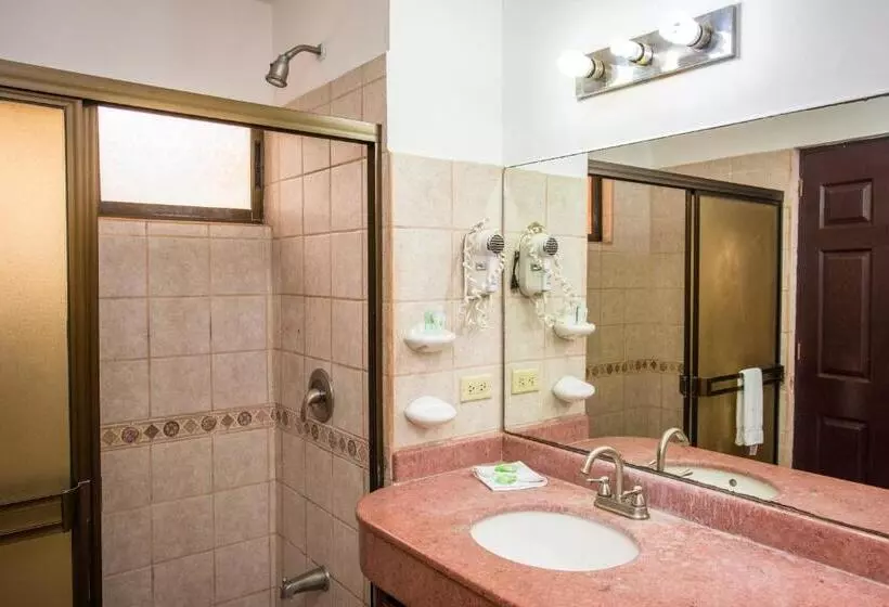 Hotelli Inn On The Park