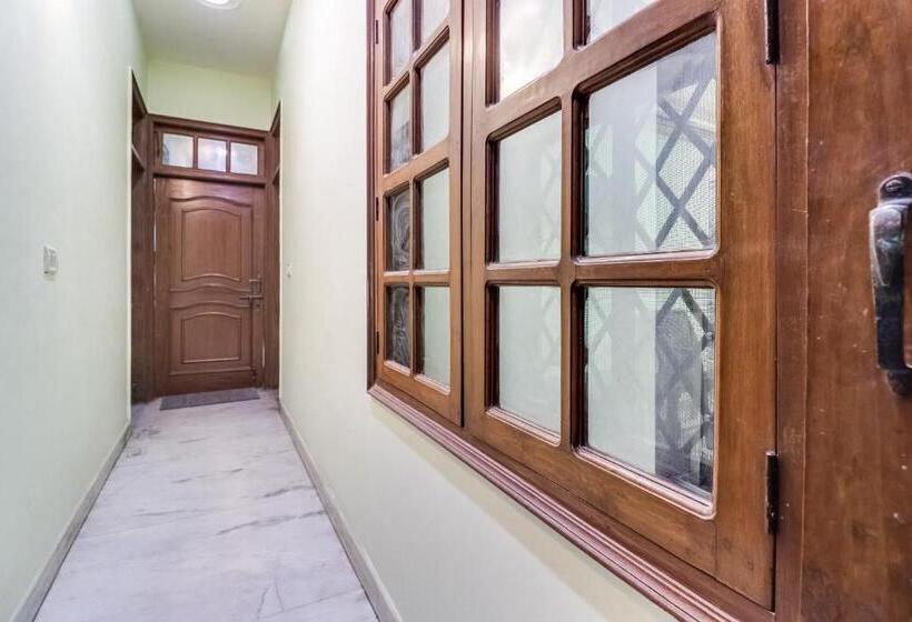 Hotel Oyo 65130 Saad Residency