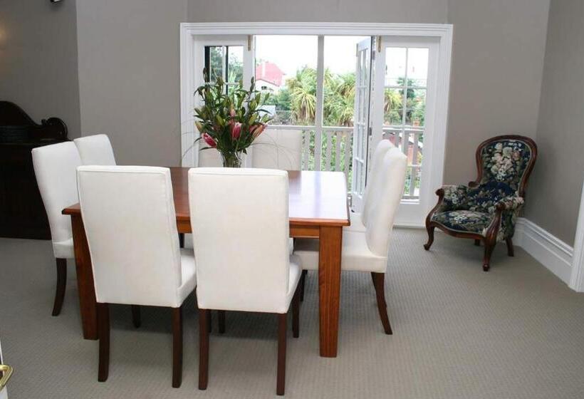 Nelson Heights Bed & Breakfast