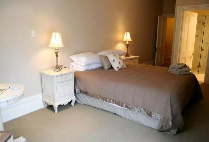 Nelson Heights Bed & Breakfast